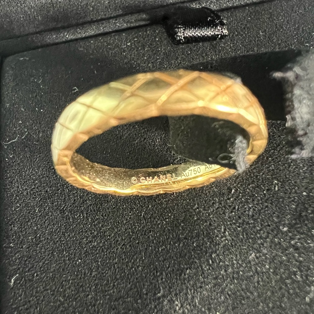✨ CHANEL Fine Jewelry ✨18K Yellow Gold CoCo Crush Ring size 52 (US 6) - Picture 5 of 6